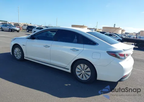 2017 Hyundai Sonata Hybrid Se z USA, uszkodzony, nr VIN KMHE24L33HA066878